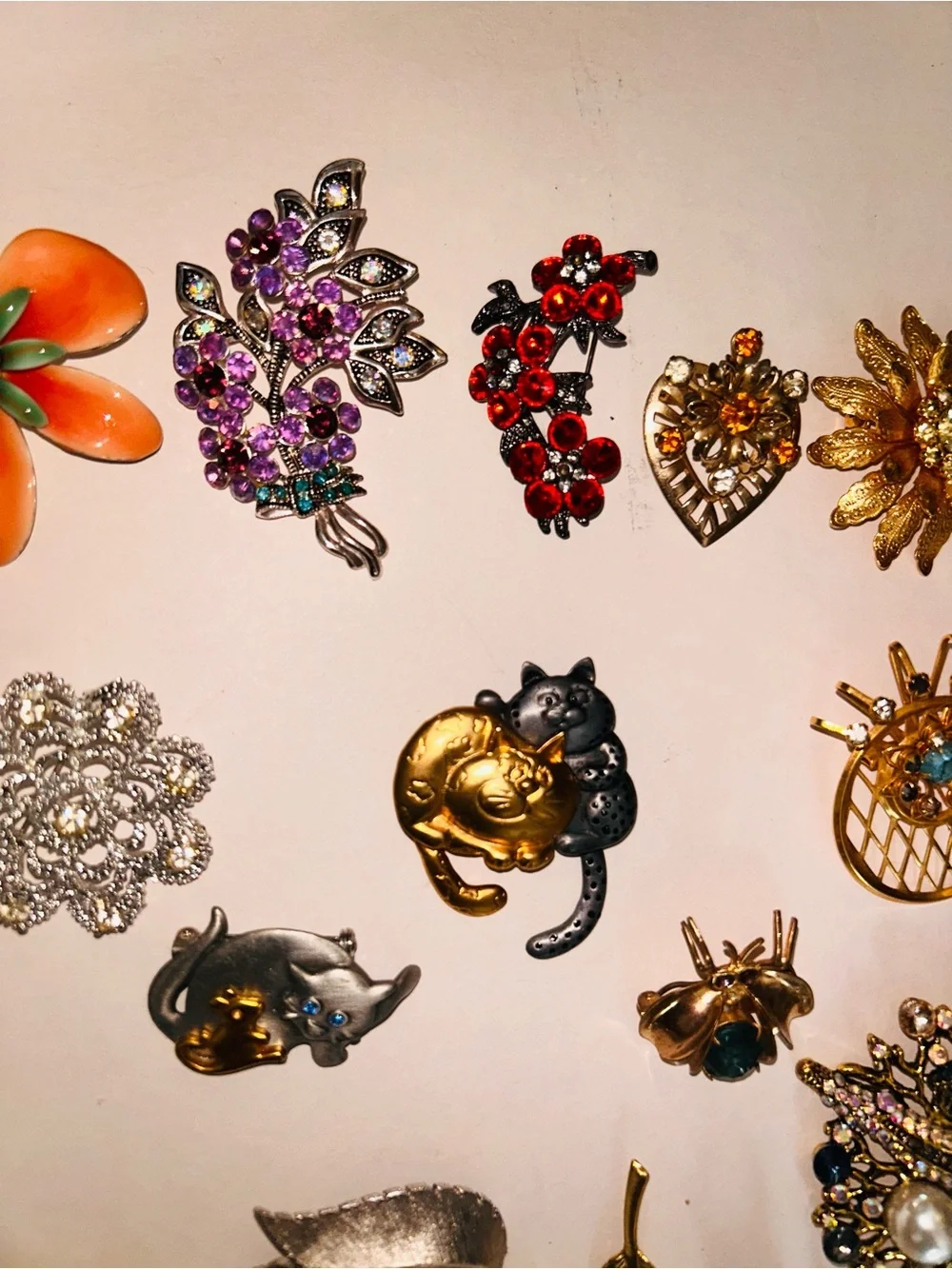 All kinds signed and not 54 brooches